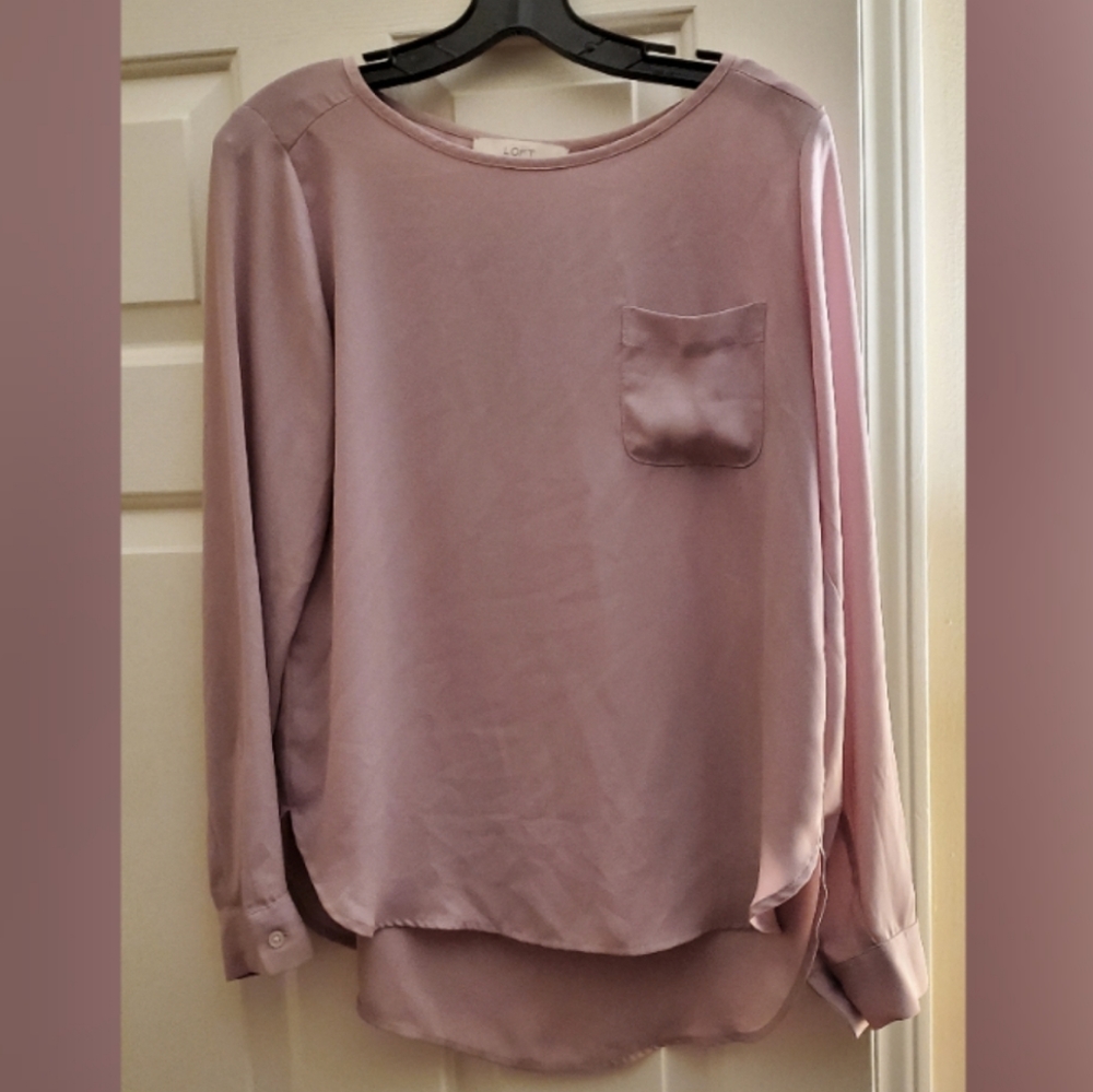 LOFT loose fitting mauve top